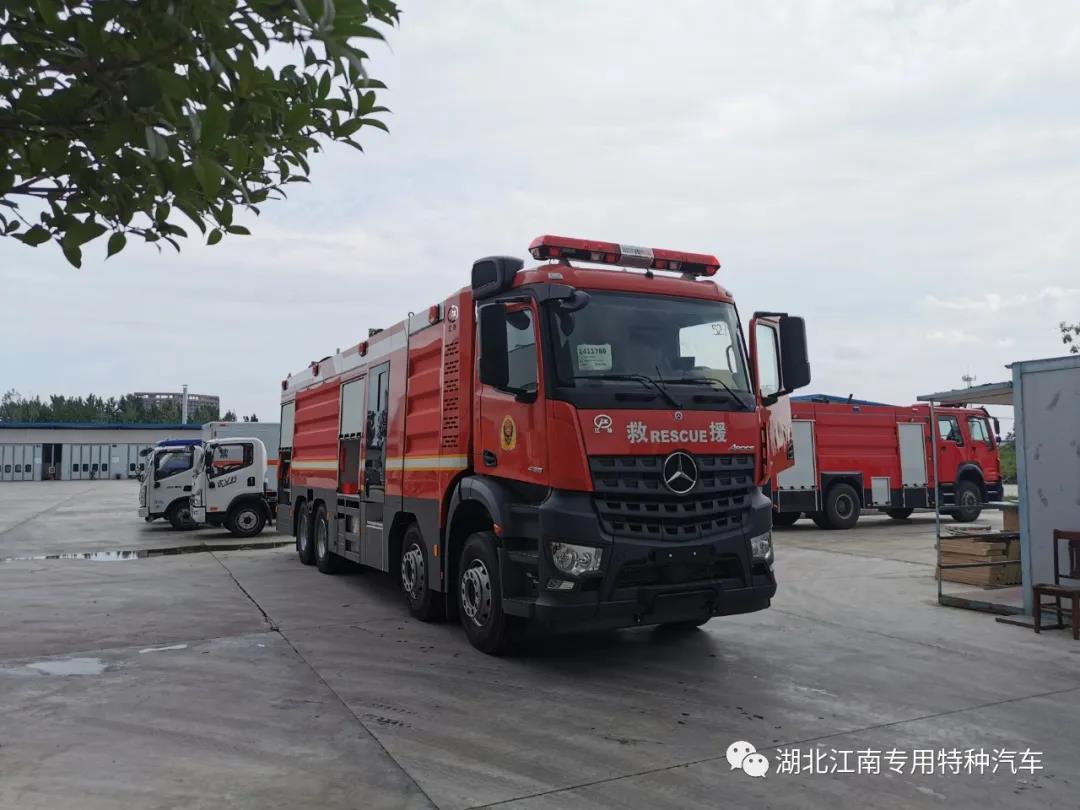 奔馳18噸水罐消防車