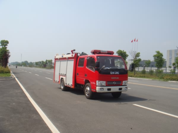 東風(fēng)2噸水罐消防車.jpg